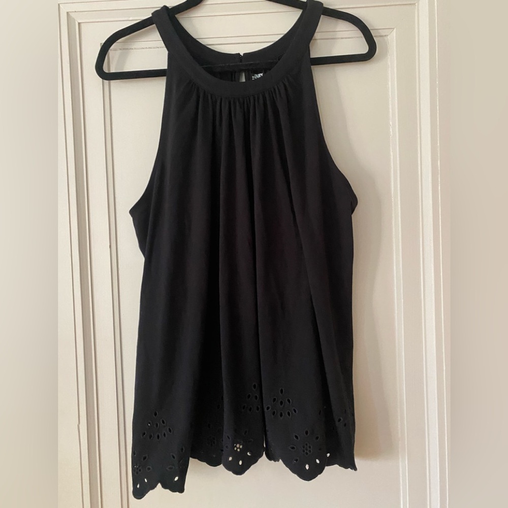 Uec lands end black sleeveless top. Size 1x. Buttons in back